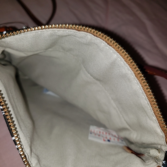 Dooney&Burke canvas crossbody bag - Picture 5 of 12